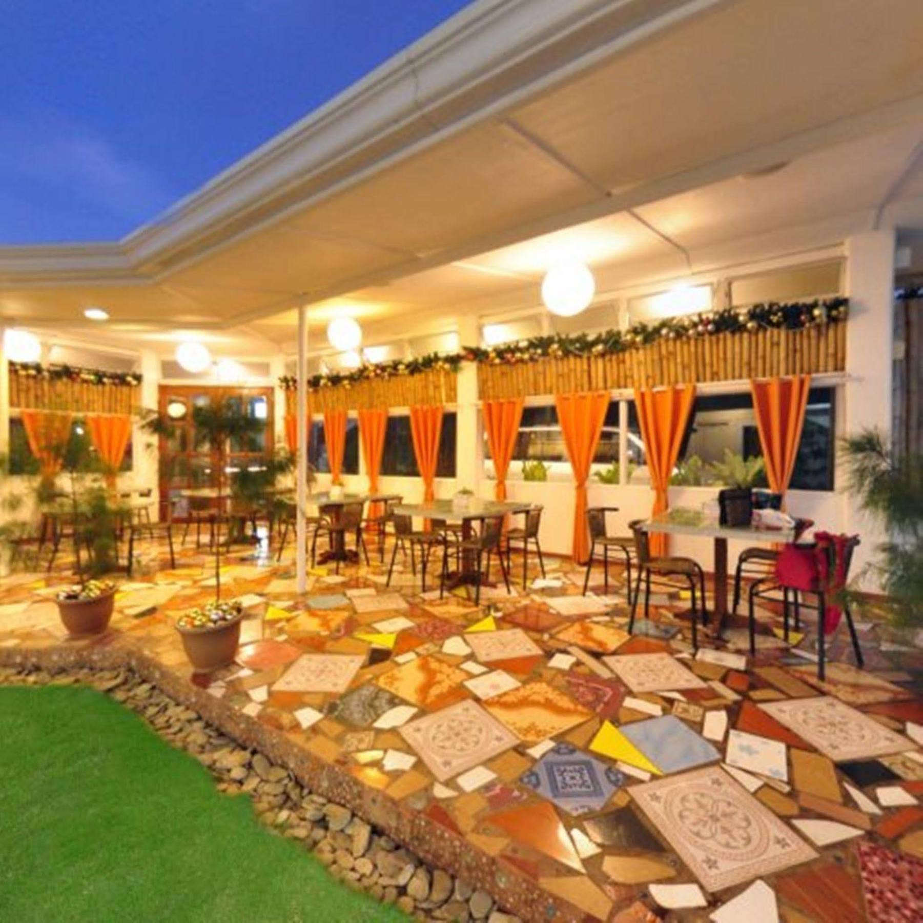 プエルト・プリンセサ ハウス オブ ビッグ ブラザー Bed & Breakfast エクステリア 写真